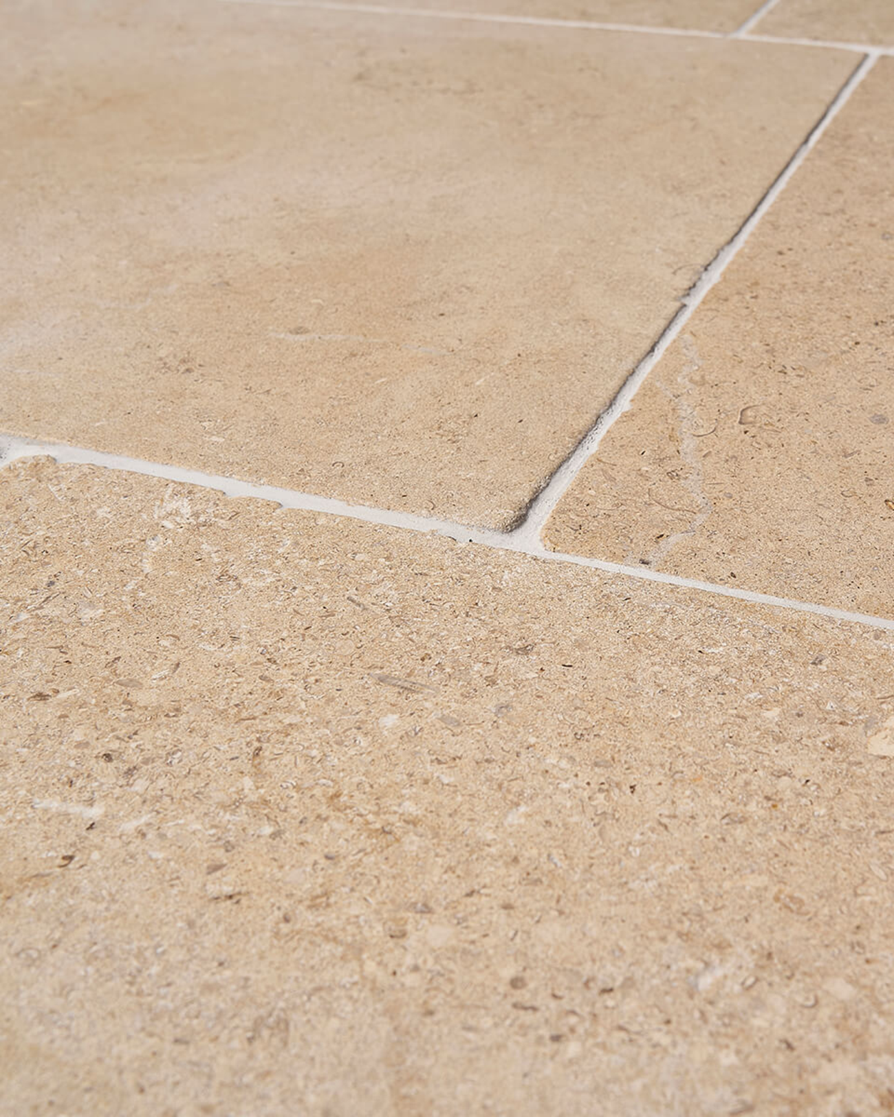 Picture of Cotswold Aged Limestone Outdoor Paving Slabs