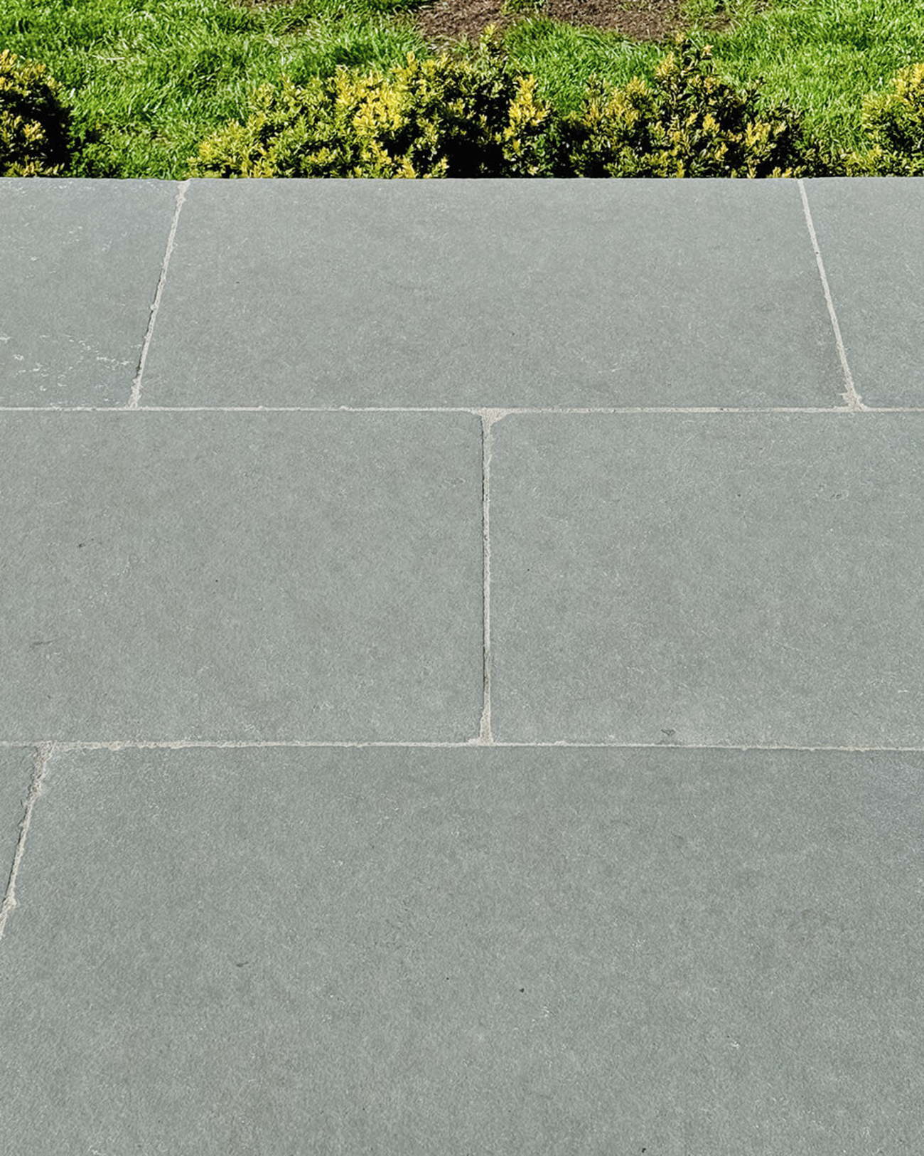 Picture of Parisian Grey Limestone Outdoor Paving Slabs - Tumbled