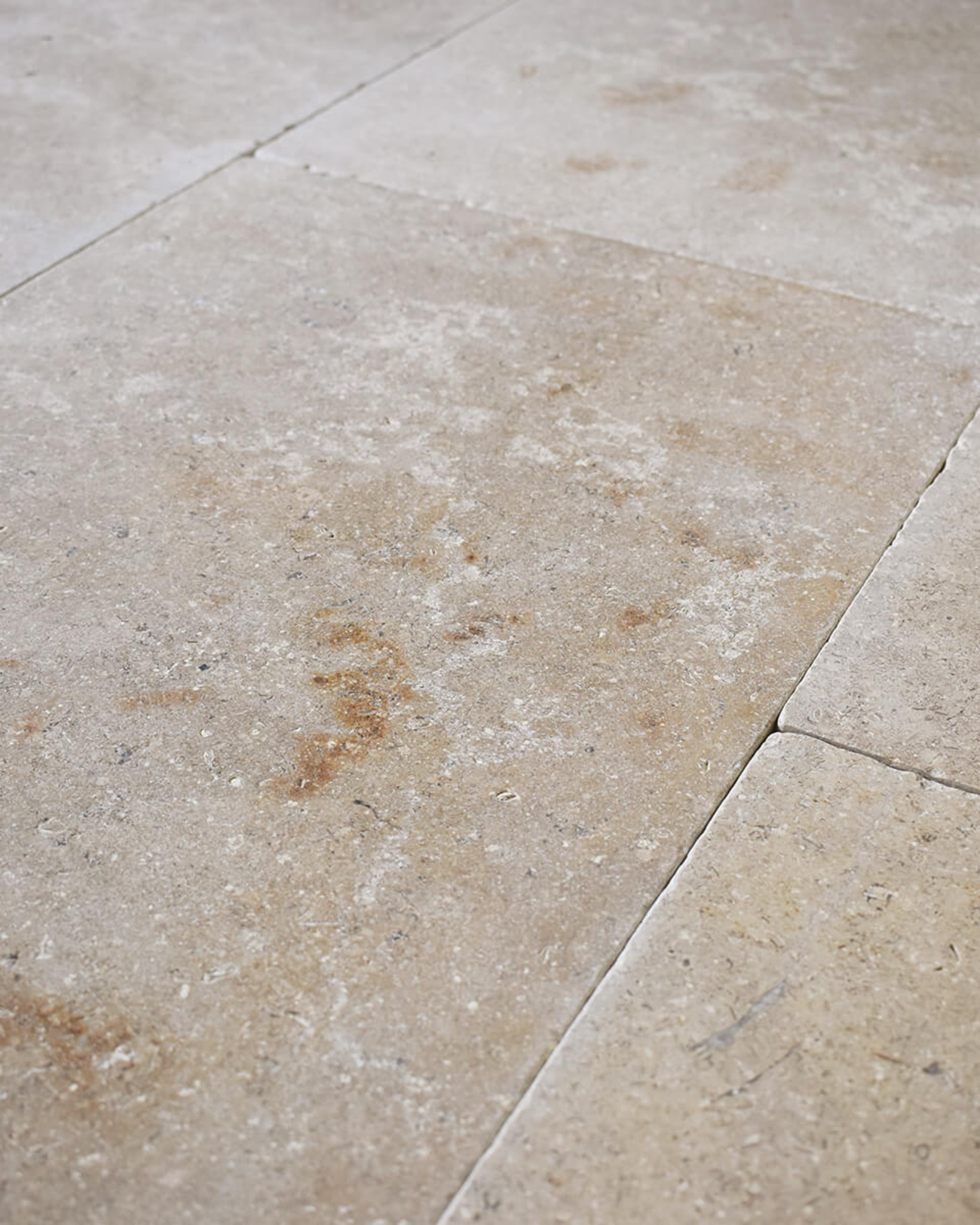 Picture of  Dijon Blend Tumbled Outdoor Paving Slabs